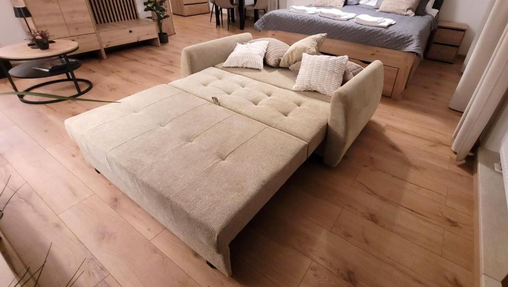 Postel nebo postele na pokoji v ubytování MADISON Homes Apartment 50 qm in Prien mit Balkon, Bergblick, Parkplatz, zentral gelegen