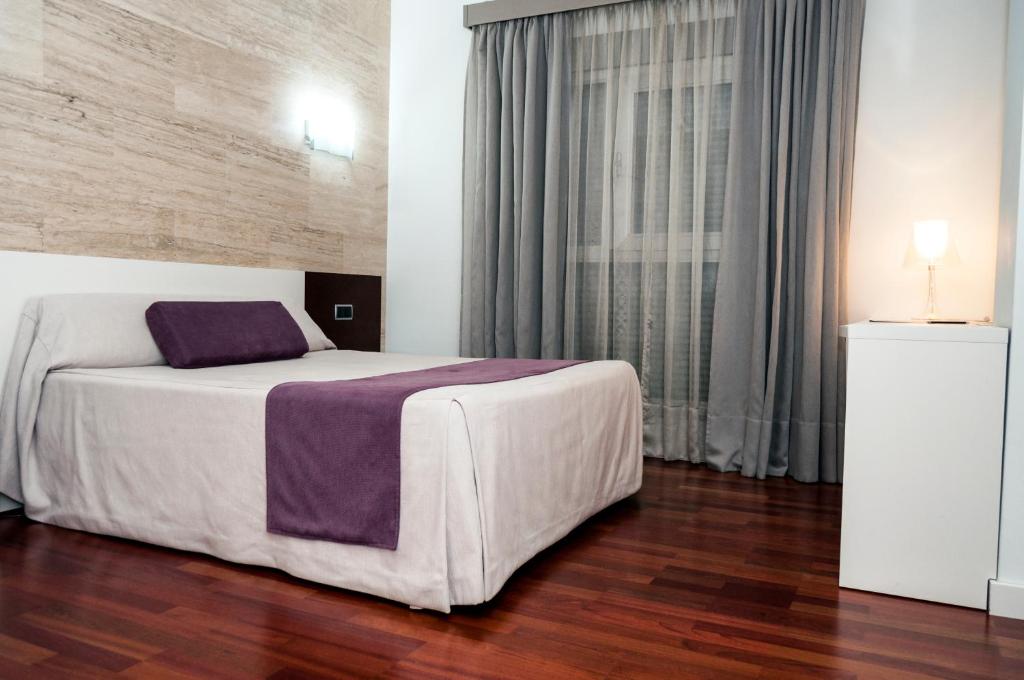 Escuderos Hotel Cruz - Family Room (2 Adults + 2 Children)