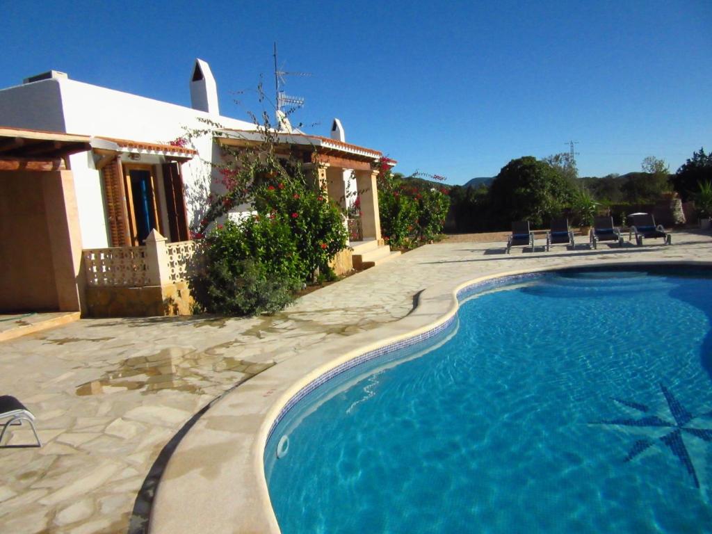Alluring Villa in St Josep de sa Talaia With Swimming Pool ...