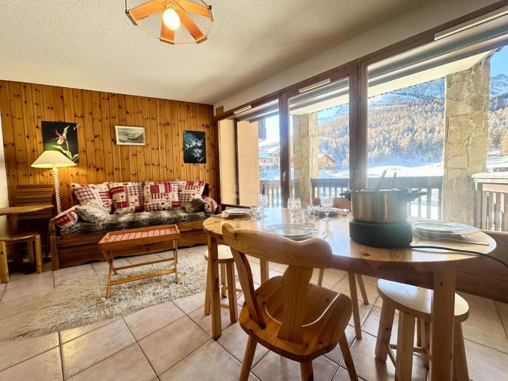 Photo de la galerie de l'établissement Résidence L'ourson - T3 43m² COSY A 200m DES PISTES - VARS MAE-2151, à Vars