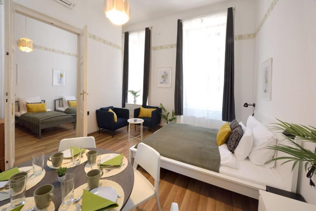 Spacious basic home in the city center 1085 Budapest, Somogyi Béla utca 5 kép - 1