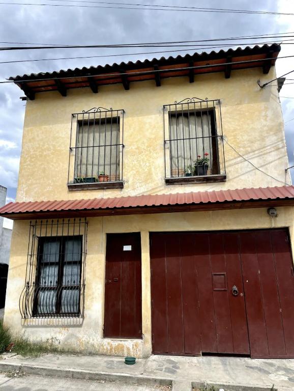 Edifici on està situat l'habitació en casa particular