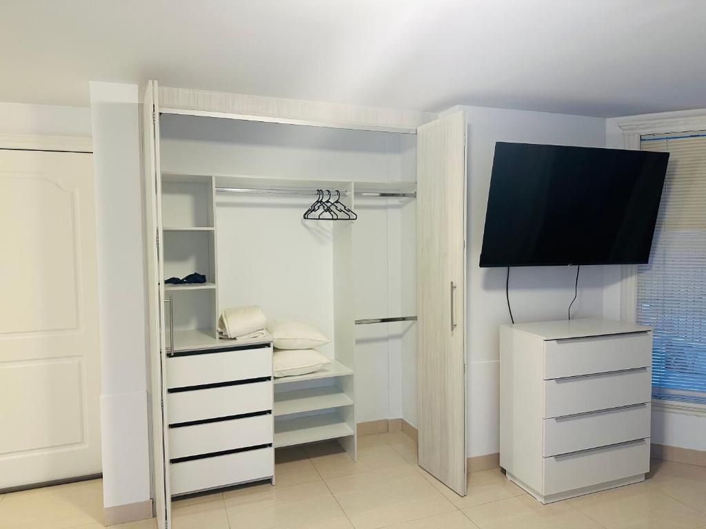 TV a/nebo společenská místnost v ubytování NAPOLES - Luxury Home