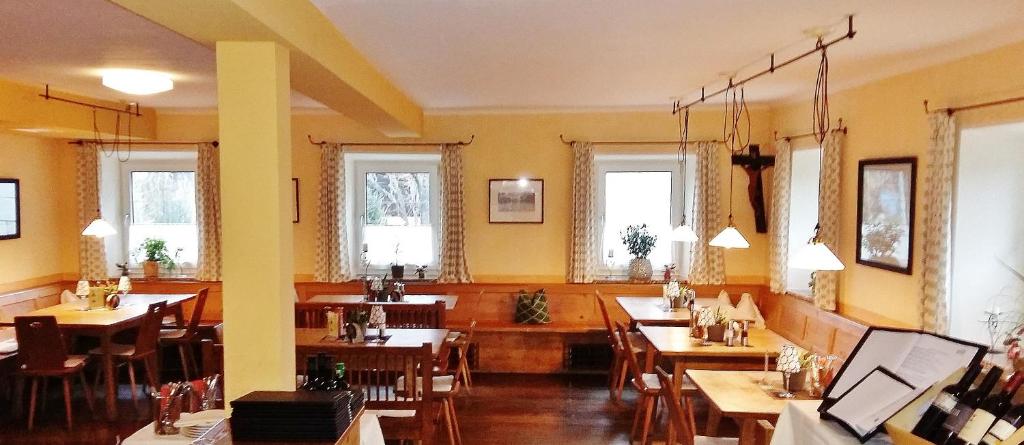 Posedenie v ubytovaní Gasthof zur Strass