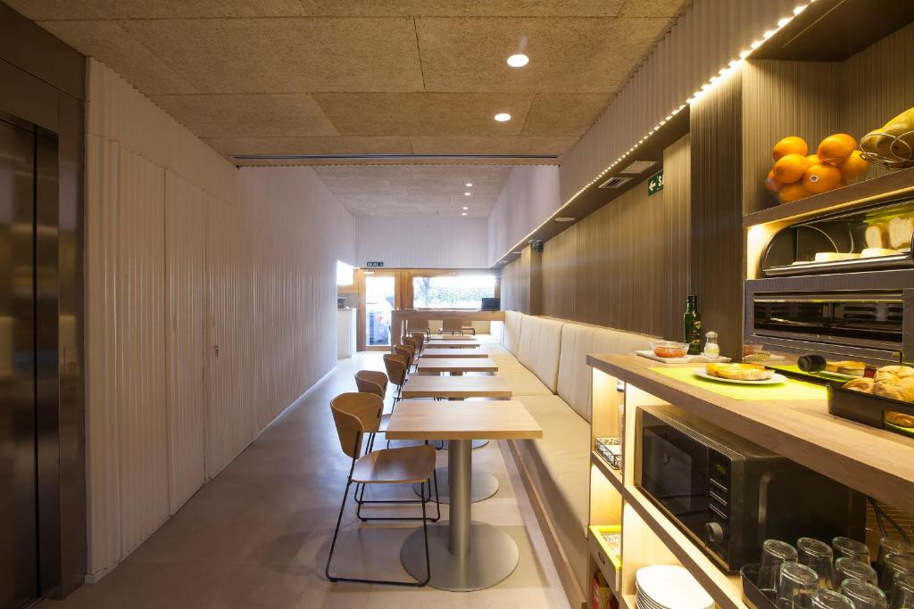 Una cocina o zona de cocina en Hotel A Pamplona