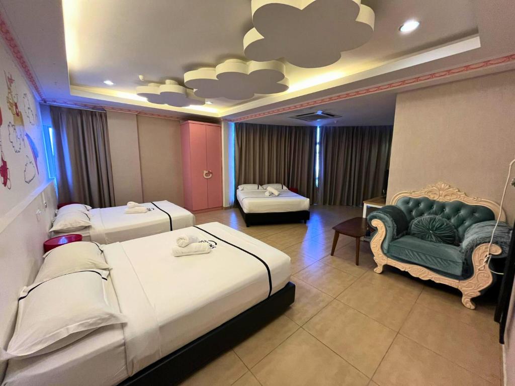 Postel nebo postele na pokoji v ubytování Smile Hotel Shah Alam ICity