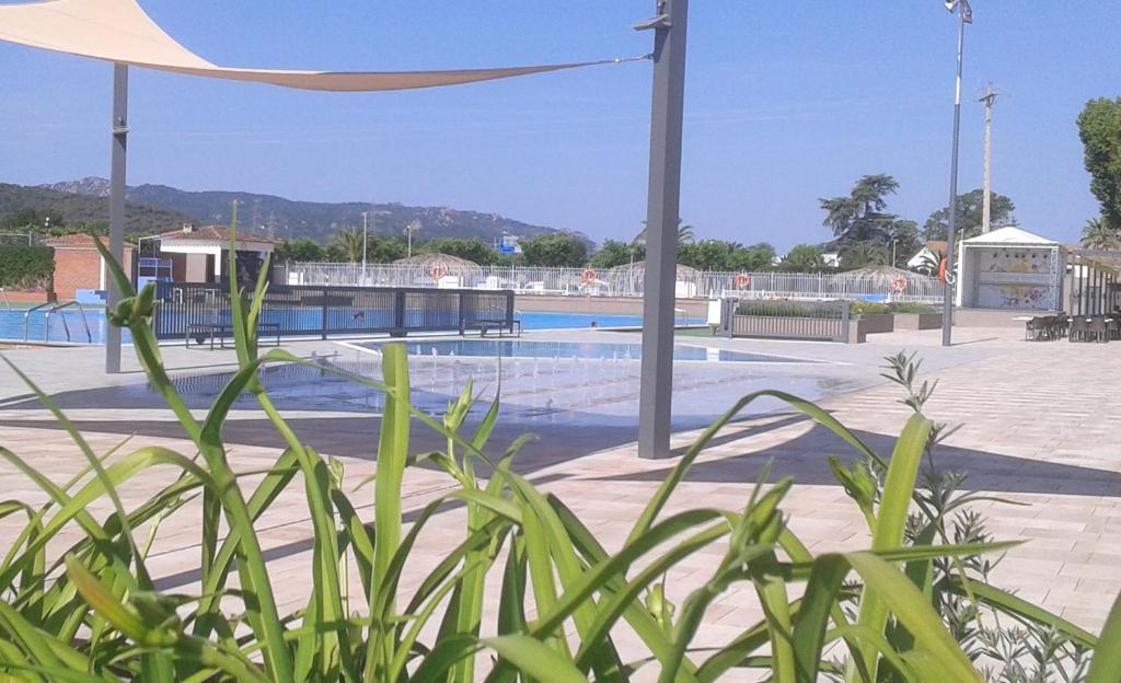 Bazén v ubytování Camping Riembau nebo v jeho okolí