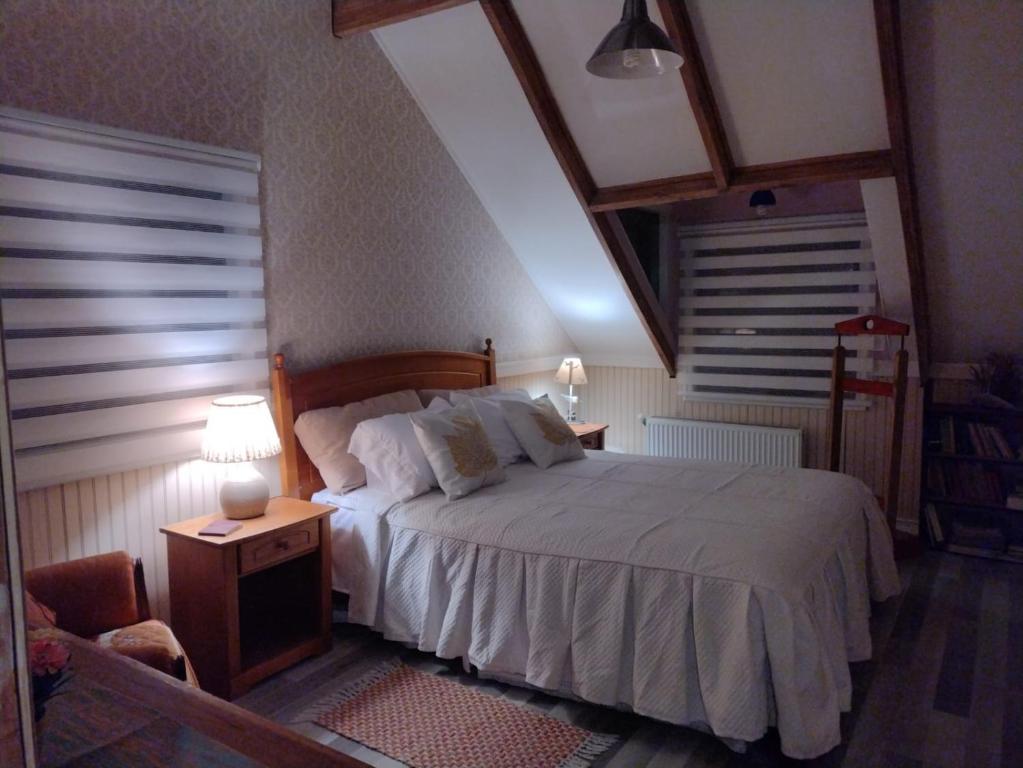 Postel nebo postele na pokoji v ubytování Tribal house