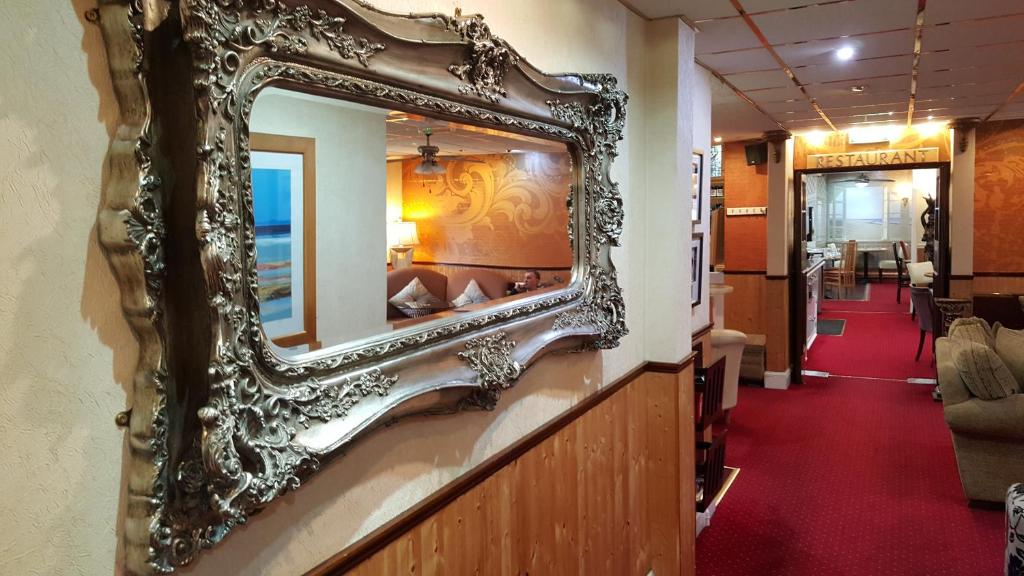 The Regal Hotel - Resim 22