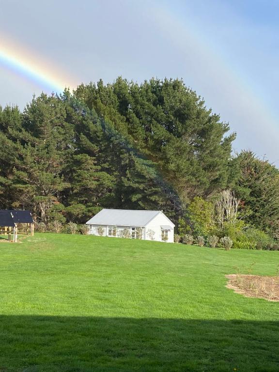 Ohariu Farm Cottage - Huisje Met Uitzicht Op De Tuin