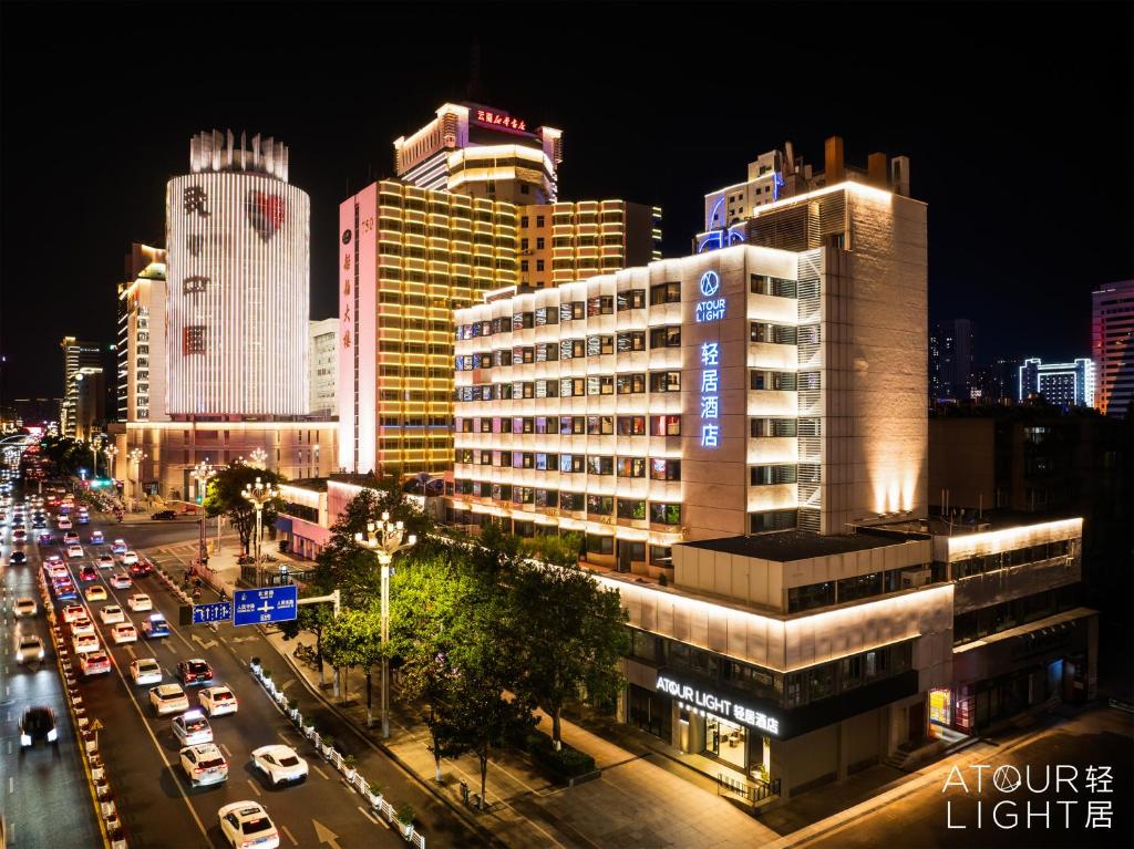 Nespecifikovaný výhled na destinaci Kchun-ming nebo výhled na město při pohledu z hotelu