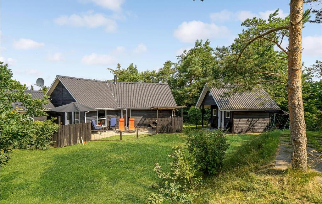 Ảnh trong thư viện ảnh của Three-Bedroom Holiday Home In Skjern ở Halby