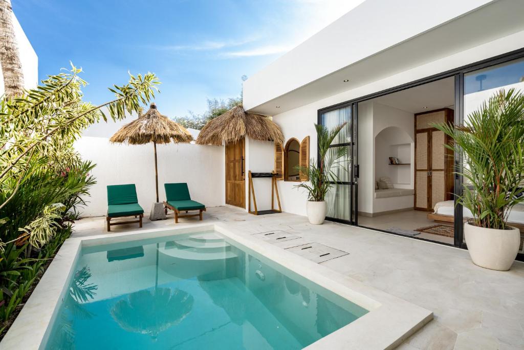 Discover the Serenity of Silver Class Uluwatu Villas