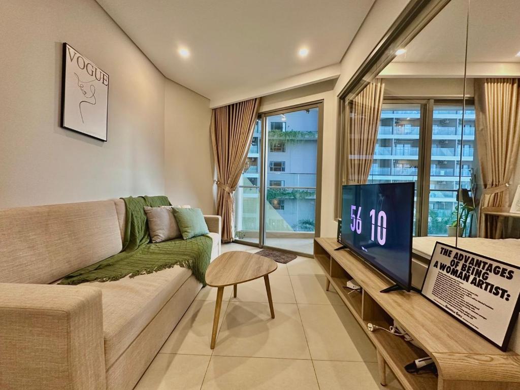 TV/trung tâm giải trí tại The Sóng Apartment 5 Stars Vung Tau - Căn Hộ Du Lịch Biển 5 Sao Vũng Tàu - MINH TOẢN's Homestay