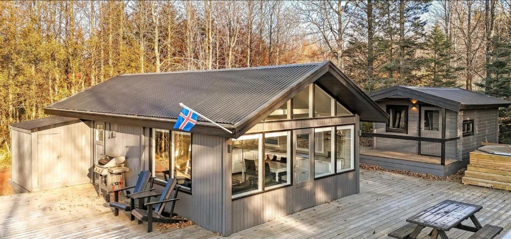 Hoone, kus puhkemaja asub