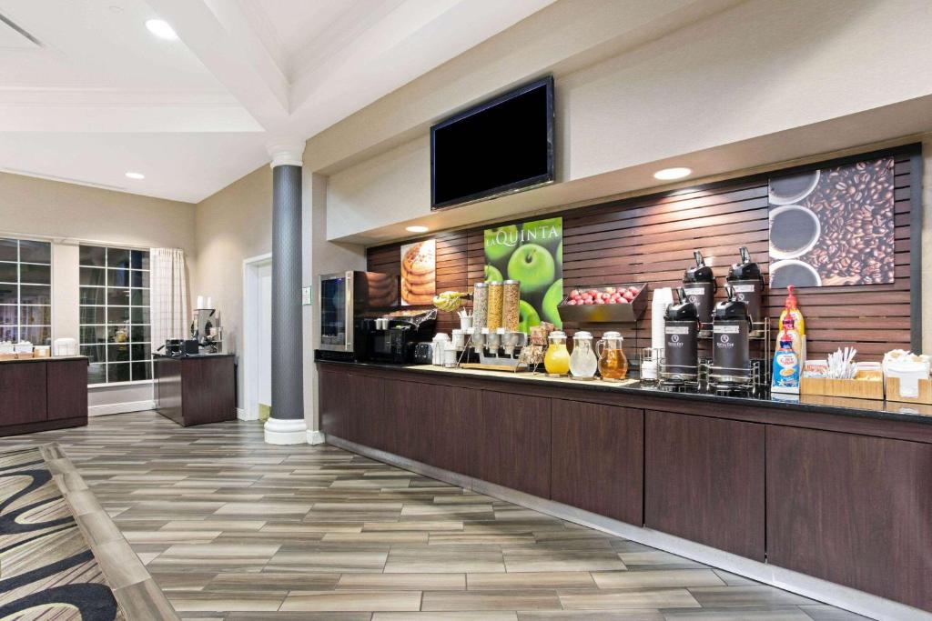 La Quinta by Wyndham Birmingham Homewood photo