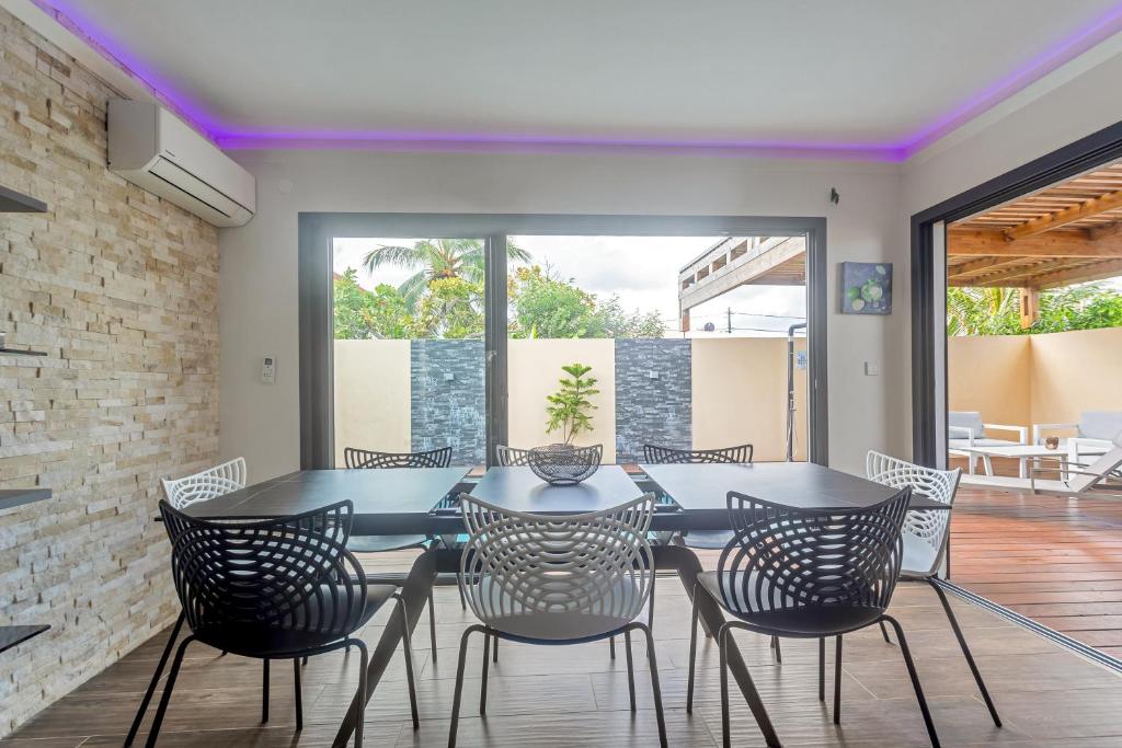 Fotografie z fotogalerie ubytování Les Villas Jasmin Standing Piscine Chauffée Jacuzzi 5 Ch 14 Pers v destinaci Baie-Mahault