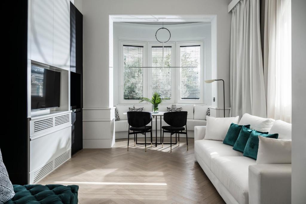 
King Suite with Spa Bath
