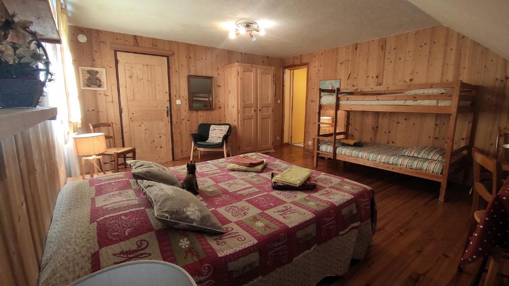 La Grange Aux Loups - Family Room With Private Bathroom