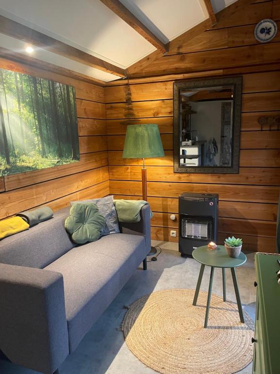 Posezení v ubytování De Túnfûgel (tiny house)
