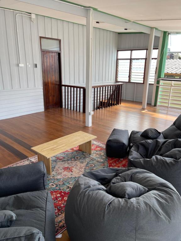 Posezení v ubytování Green Cabin Hostel