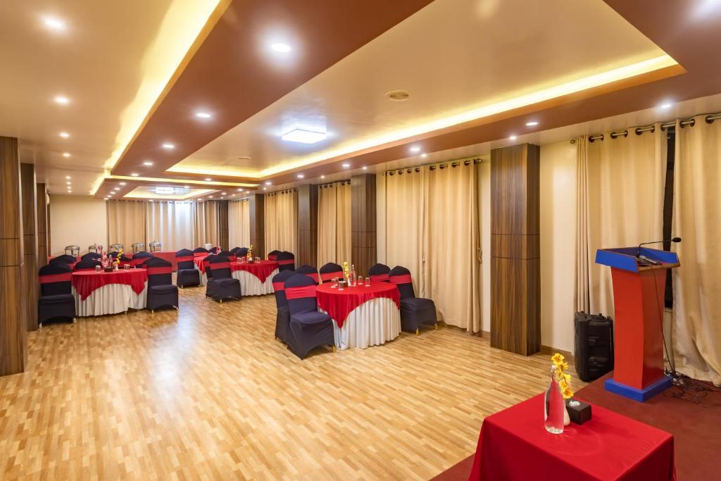 Fotografie z fotogalerie ubytování The SR Hotel v destinaci Jogīkuti