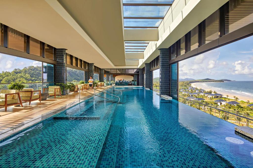 Bazén v ubytování Angsana Quan Lan, Ha Long Bay nebo v jeho okolí