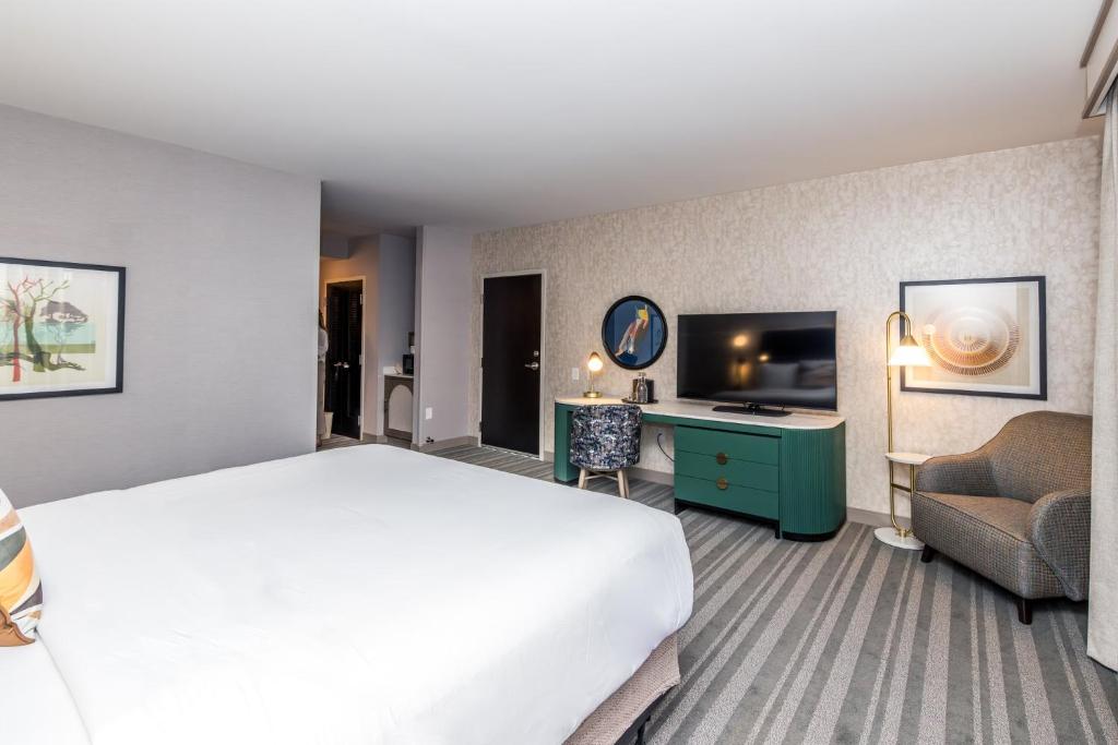 Voco The Clair Cincinnati Downtown by IHG photo