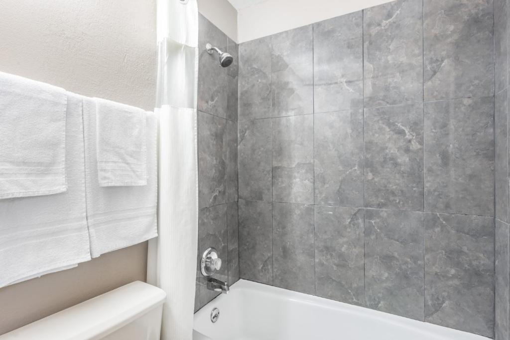 Super 8 by Wyndham O'Fallon MO/St. Louis Area - Chambre Queen Avec Deux Lits Queen - Non-fumeur