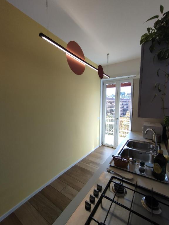 A kitchen or kitchenette at L' Interno 22
