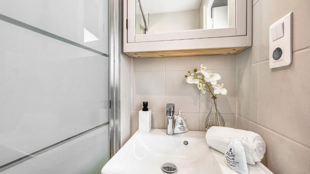 Kúpeľňa v ubytovaní HOMEY GOLD - Hyper centre/Proche Tram/Wifi gratuit
