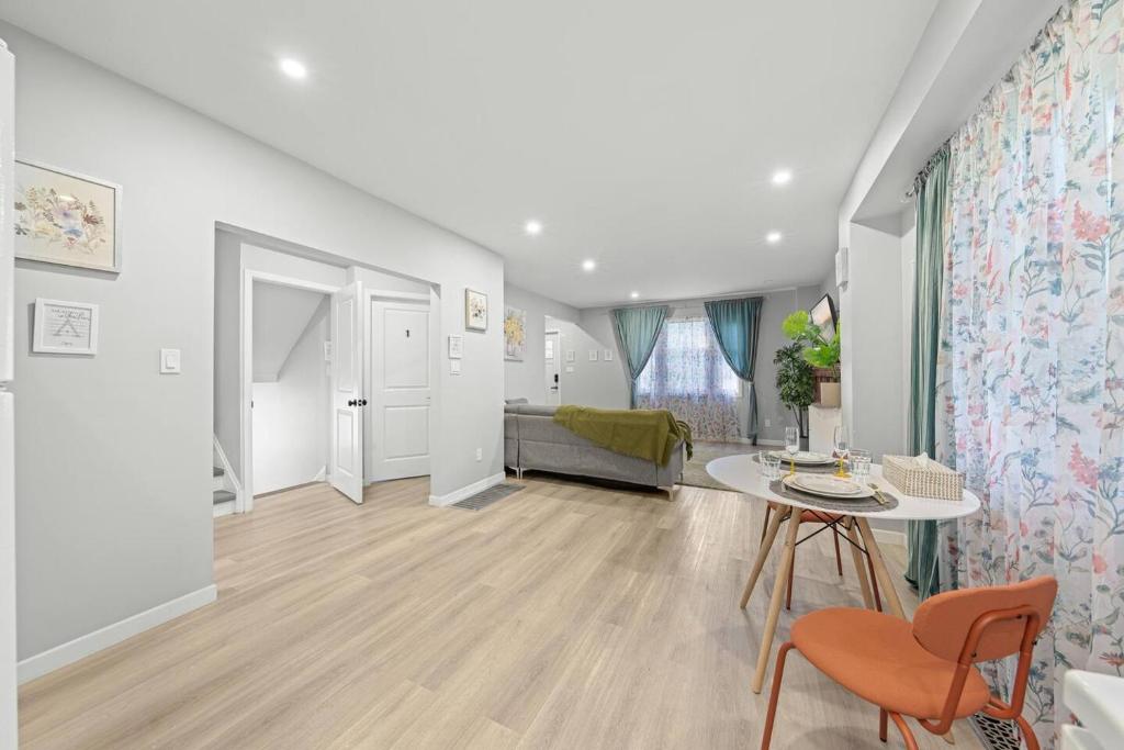 Private Cozy Room with Free Parking photo