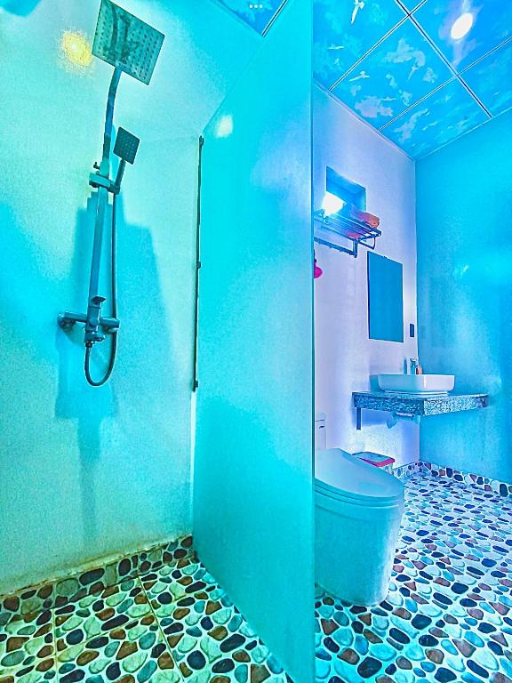 Kuchyň nebo kuchyňský kout v ubytování YoLo Pool Bar Villas & Garden Restaurant