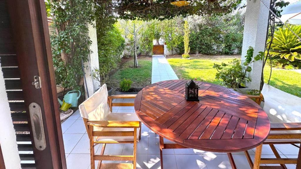 Zahrada ubytování Villa Amy with a Pool in Porto Hydra by goutos properties