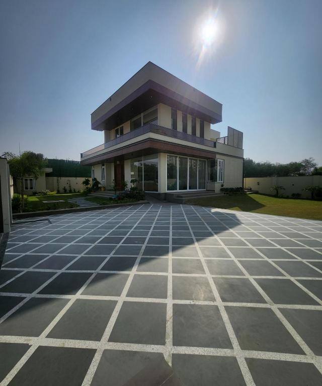 Budova, kde se farma nachází