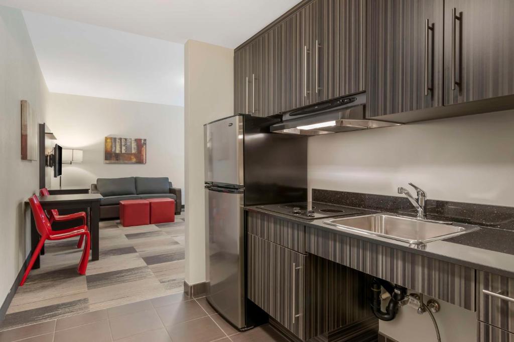 Best Western Plus Airport Inn & Suites - Resim 31