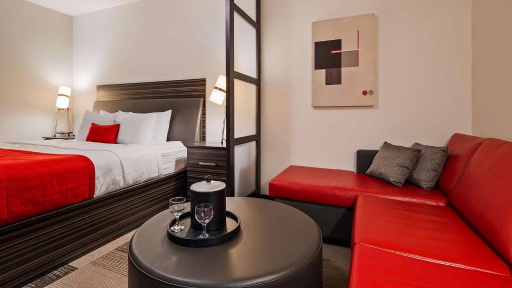 Best Western Plus Airport Inn & Suites - Resim 36