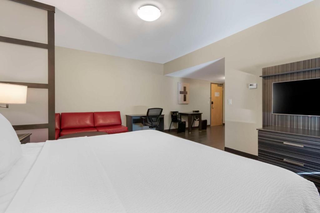 Best Western Plus Airport Inn & Suites - Resim 39