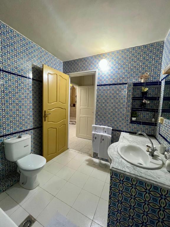 Koupelna v ubytování Dar Ali - Guesthouse