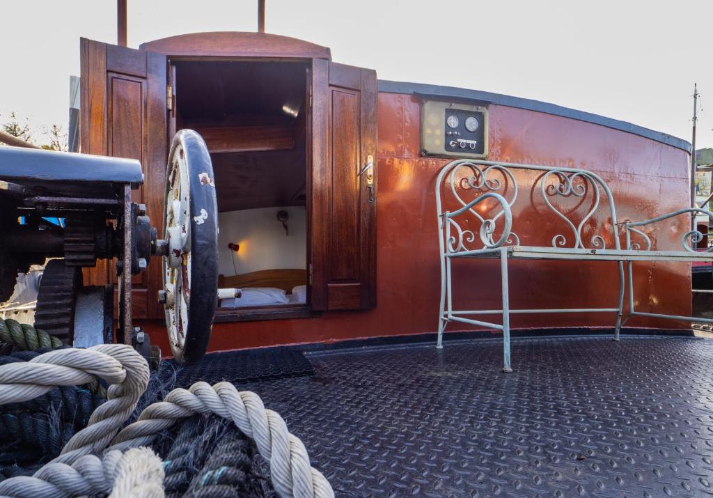 Boat 'Opoe Sientje' - Deluxe Double Room