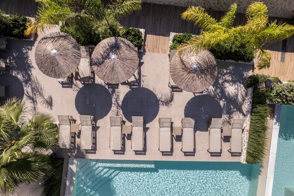 Basen w obiekcie Sun City Luxury Apartments lub w pobliżu
