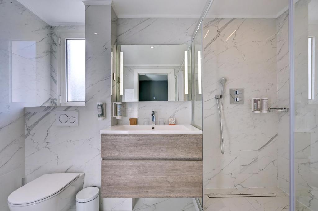 
Family Room with Balcony
