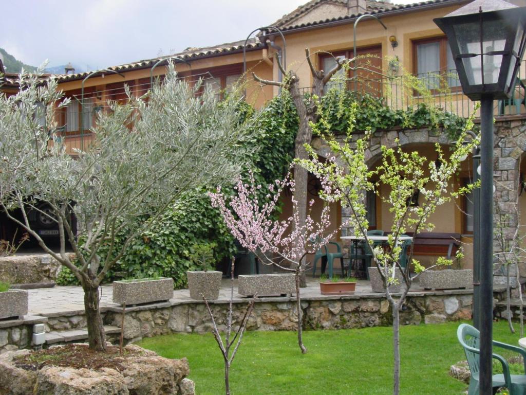 Vonkajšia záhrada v ubytovaní Casa Rural Cal Farragetes