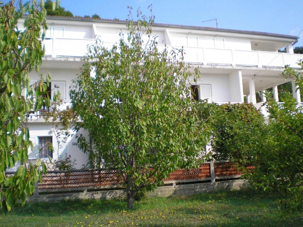 Vonkajšia záhrada v ubytovaní Apartment Ren