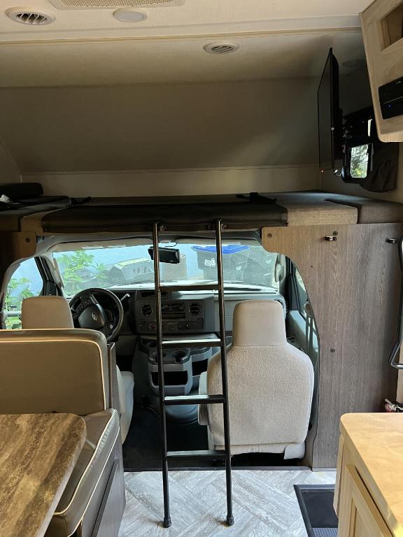 Posezení v ubytování RV In Orlando No Local Guests
