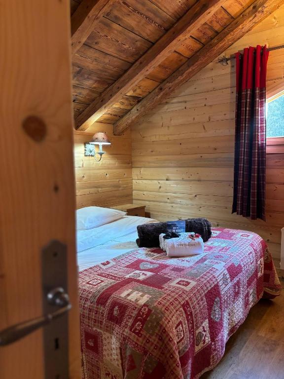 Postel nebo postele na pokoji v ubytování La R'mise