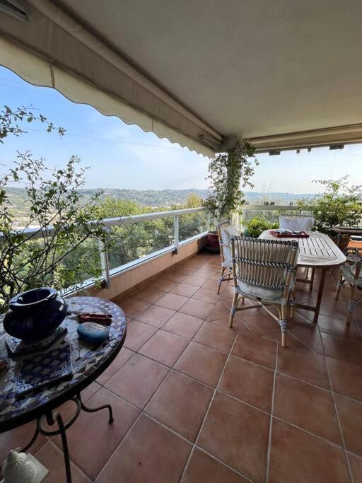 Photo de la galerie de l'établissement Superbe Appartement, proche de Cannes, à Grasse