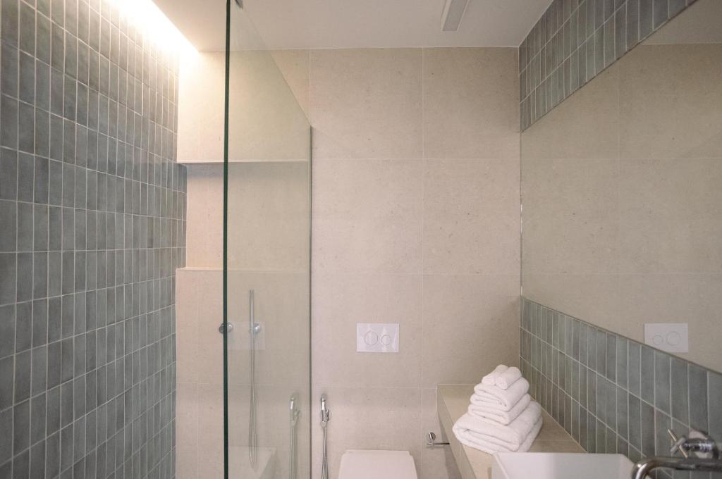 A bathroom at Myrto Homes Lefkada Agios Nikitas Greece