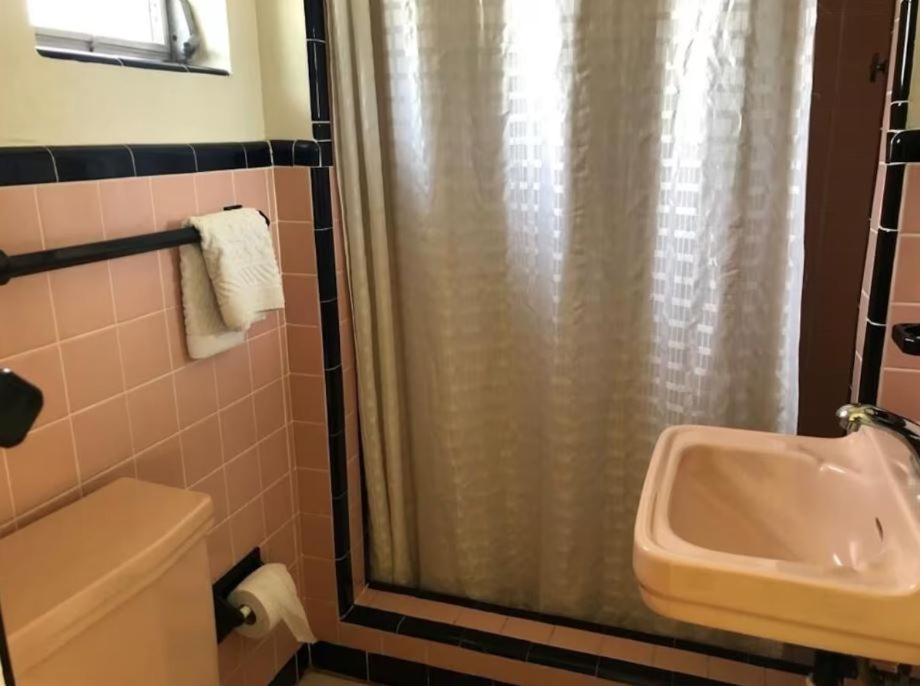 Economy Suites - King Room