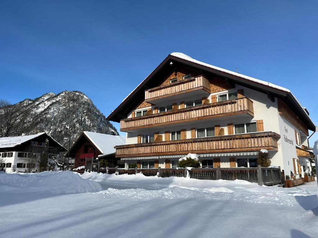 Nespecifikovaný výhled na hory nebo výhled na hory při pohledu z hotelu